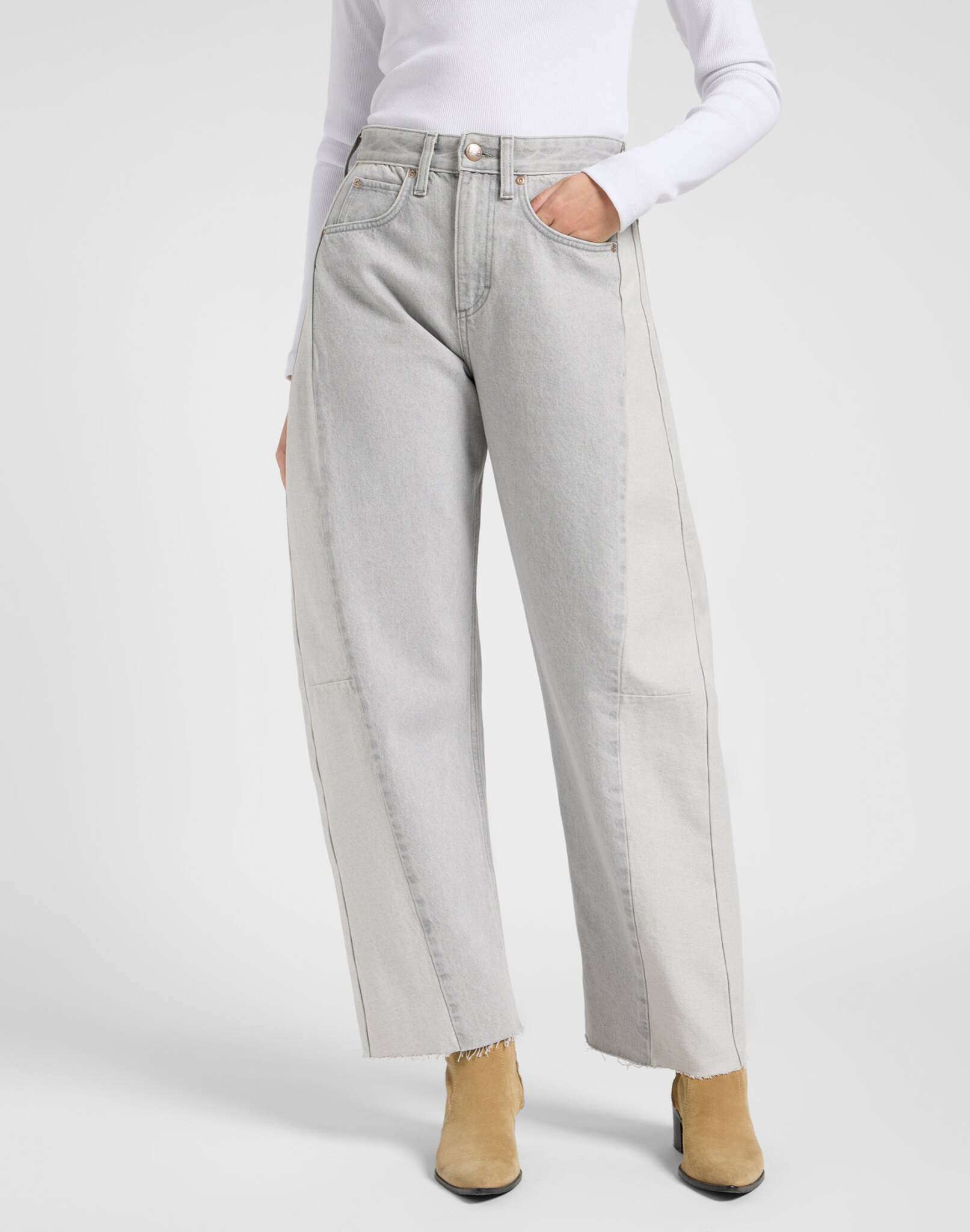 Rider Barrel in Dusk Gray Jeans Lee