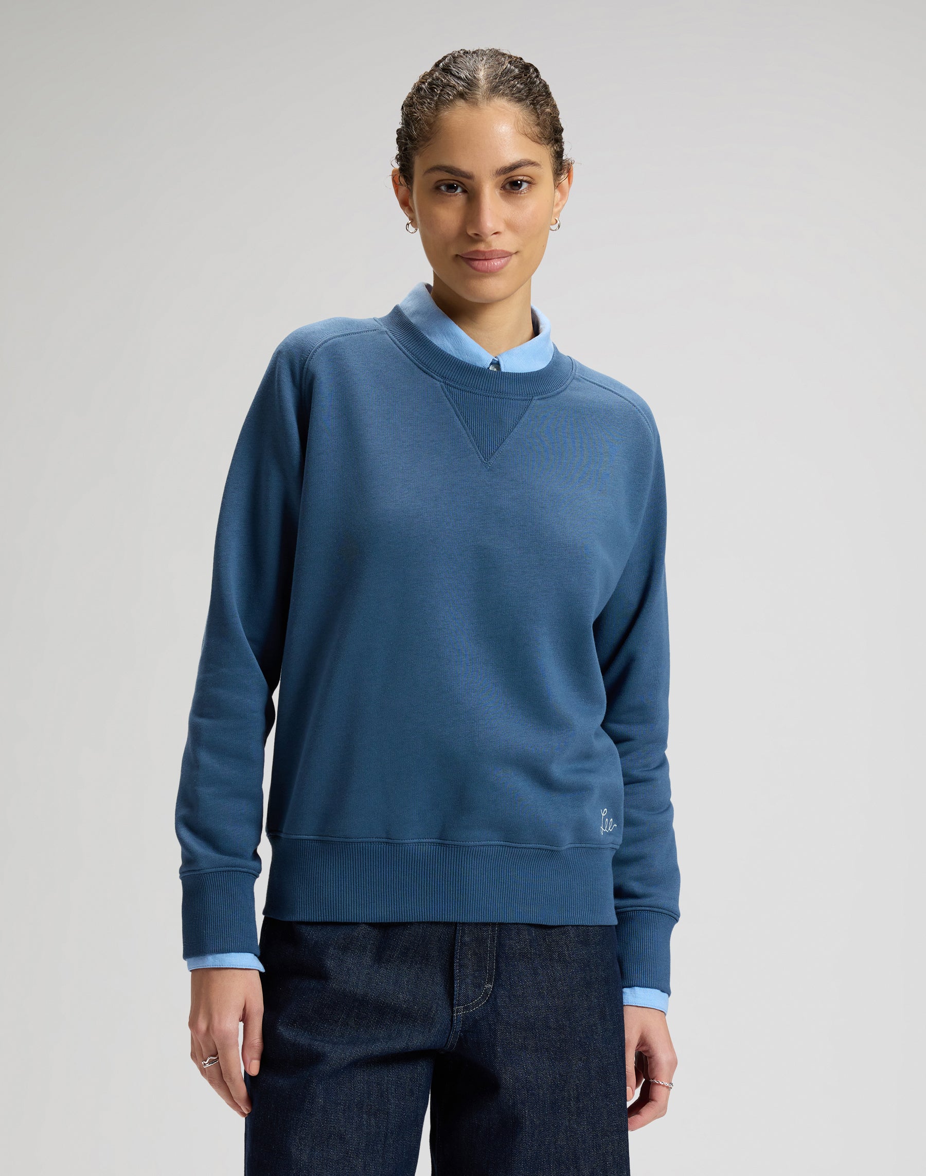 Raglan Crew Sweatshirt in Academy Blue Sweatshirts Lee