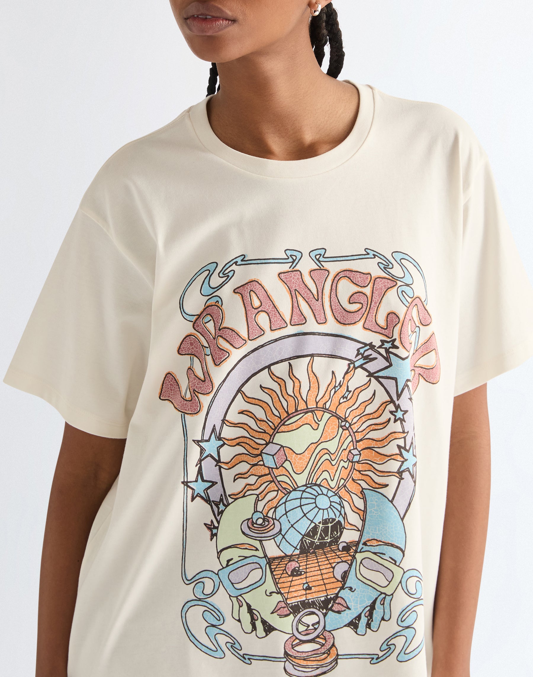 Girlfriend Tee in Worn White T-Shirts Wrangler