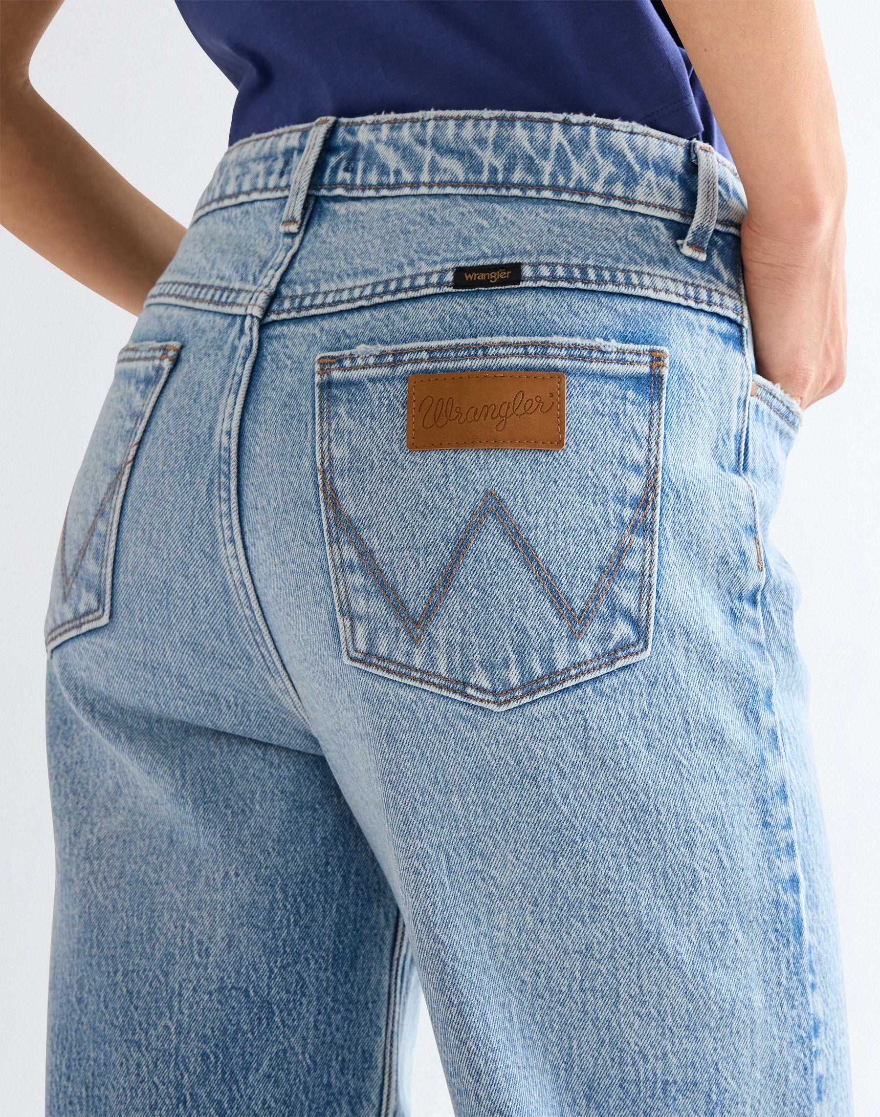 Loose Straight in Blissful Jeans Wrangler