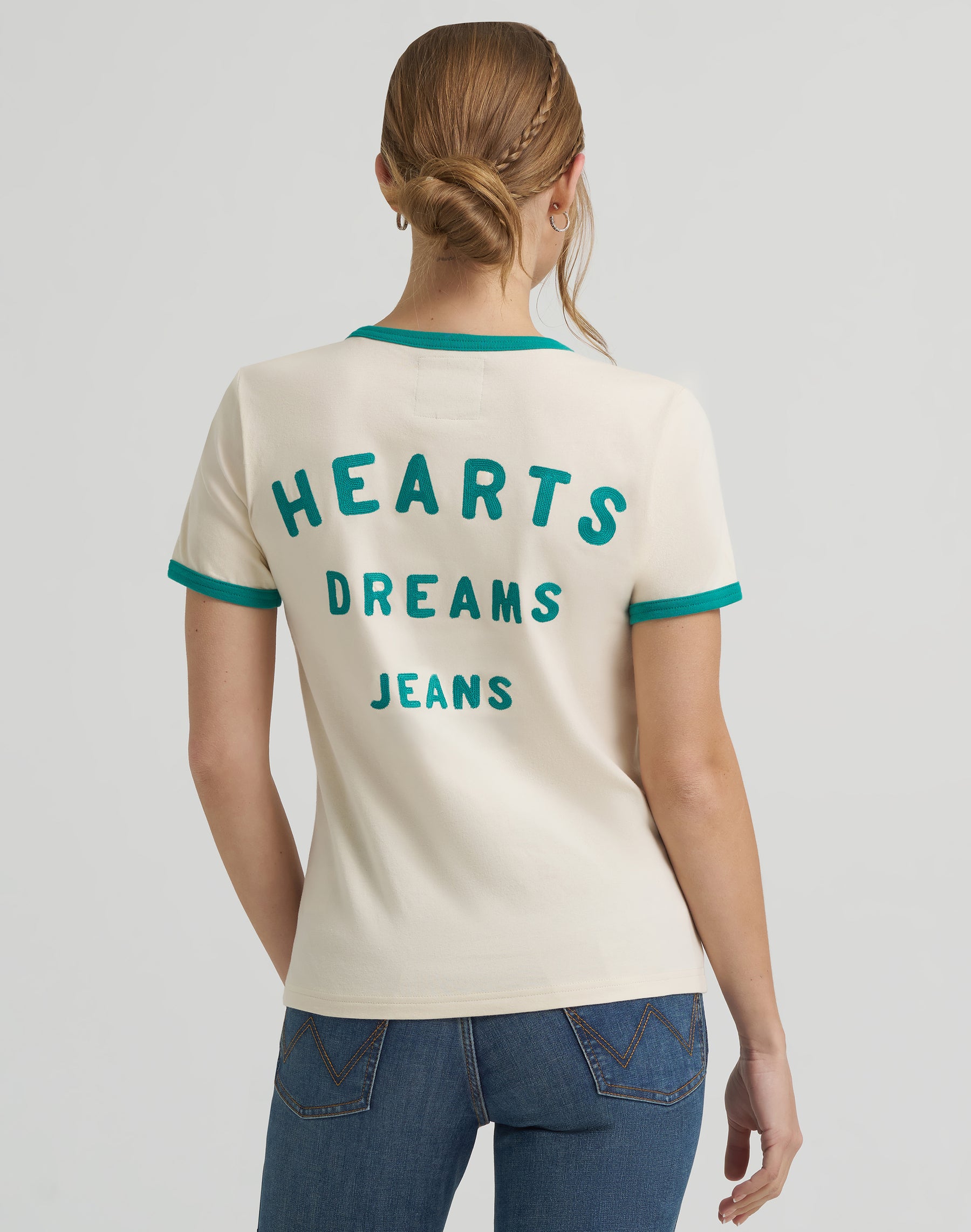 Good Jeans Tee in Cream T-Shirts Wrangler