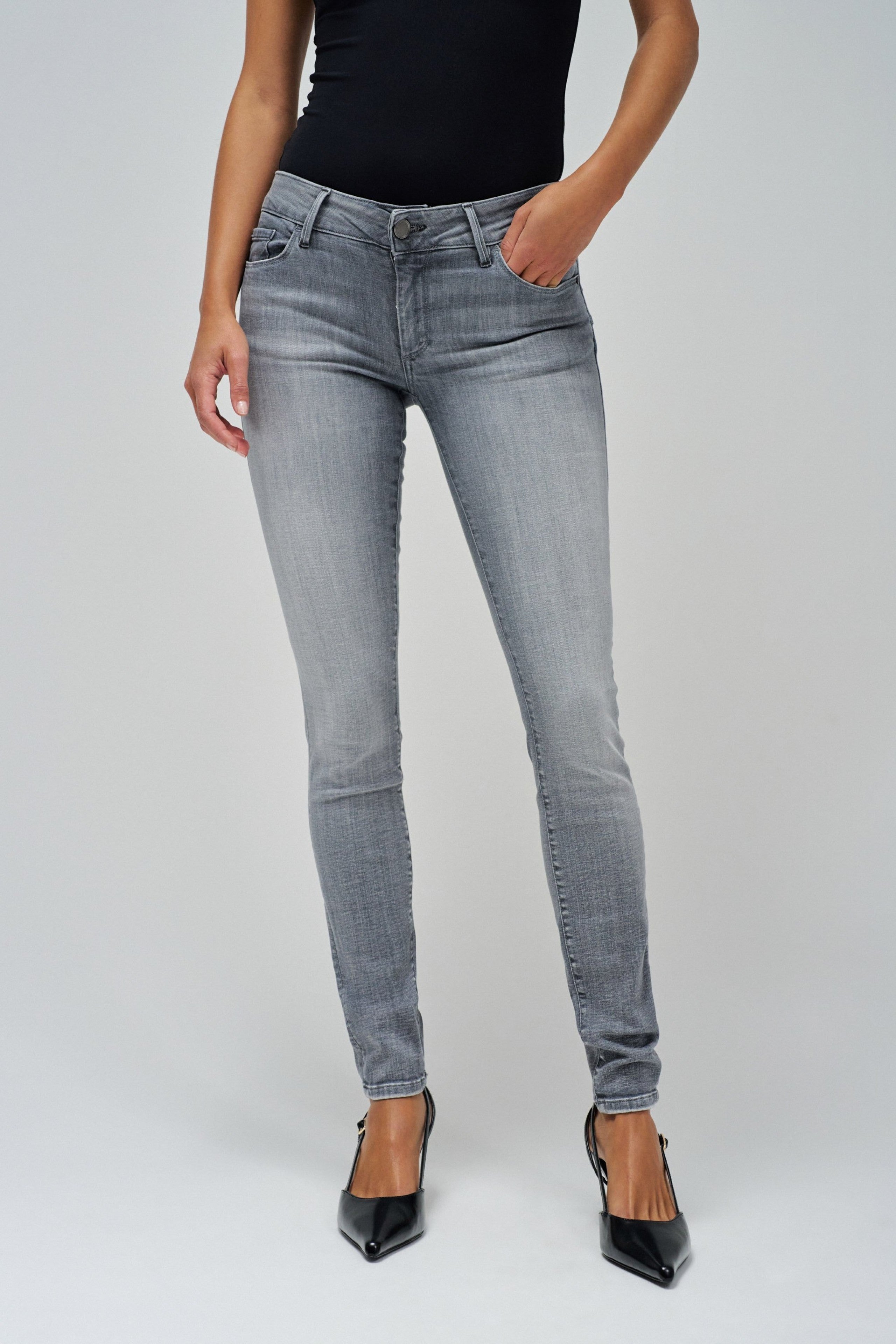 Wonder Skinny Push-Up in Dark Grey Jeans Salsa Jeans