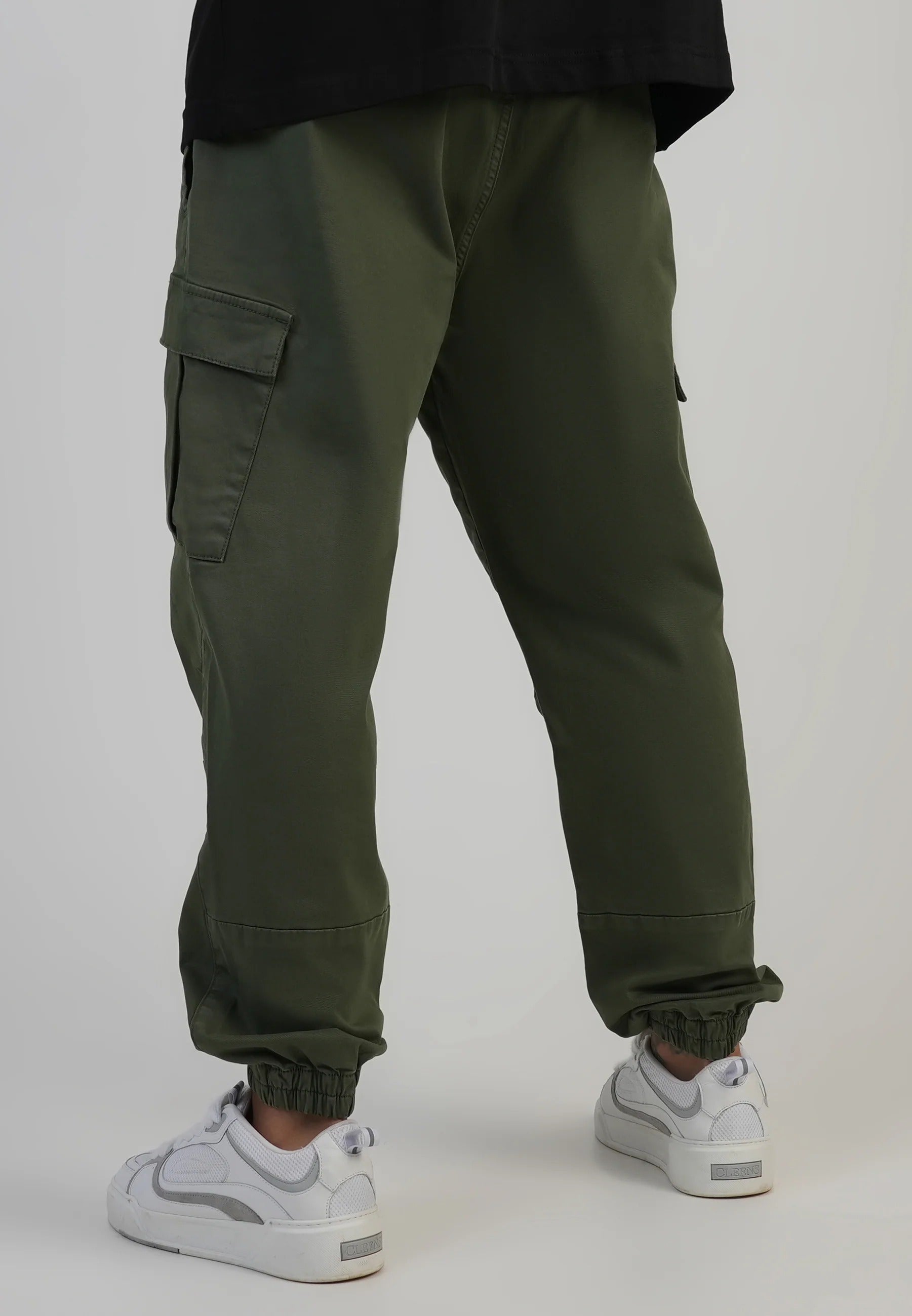 Slim Fit Cargos in Khaki Green Hosen SikSilk