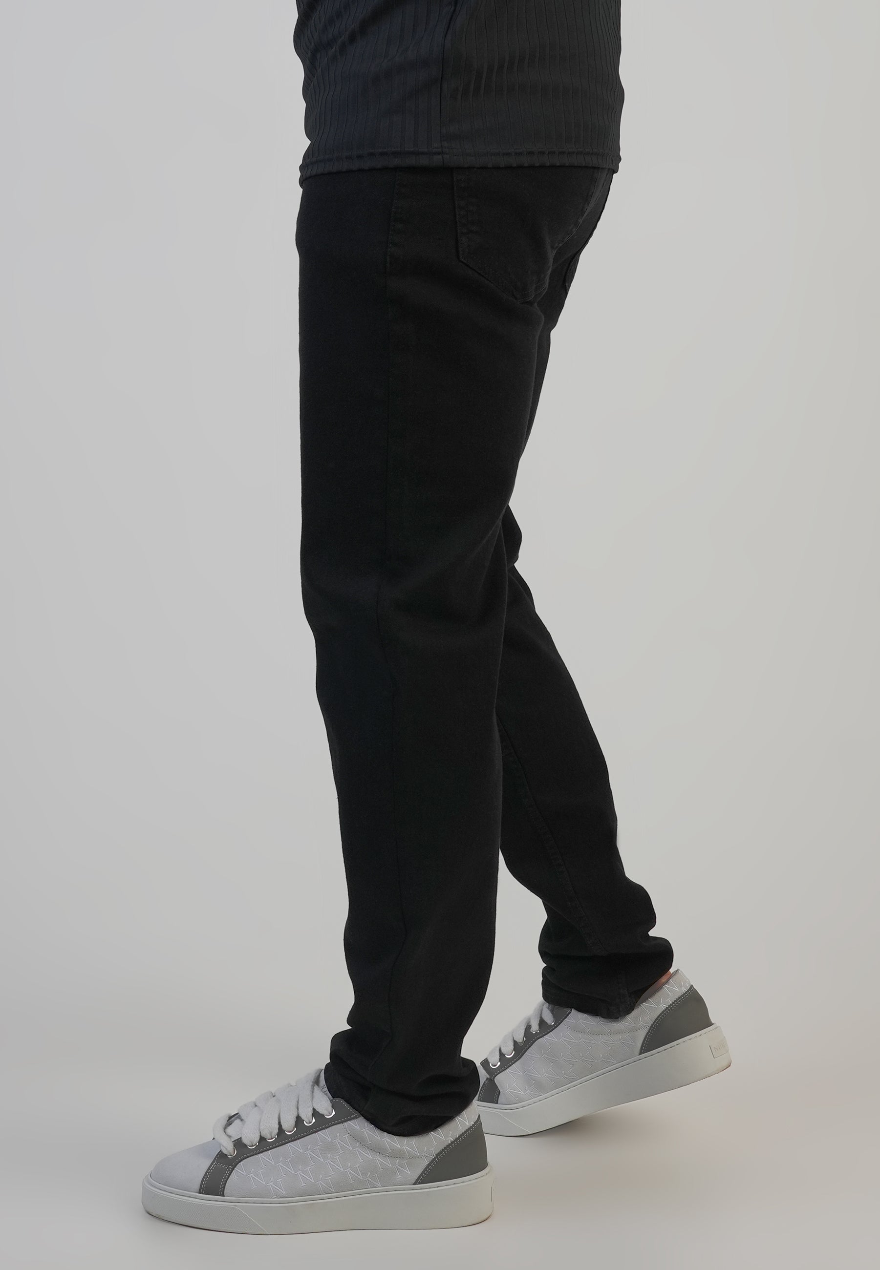 Slim Fit Jeans in Black Jeans SikSilk