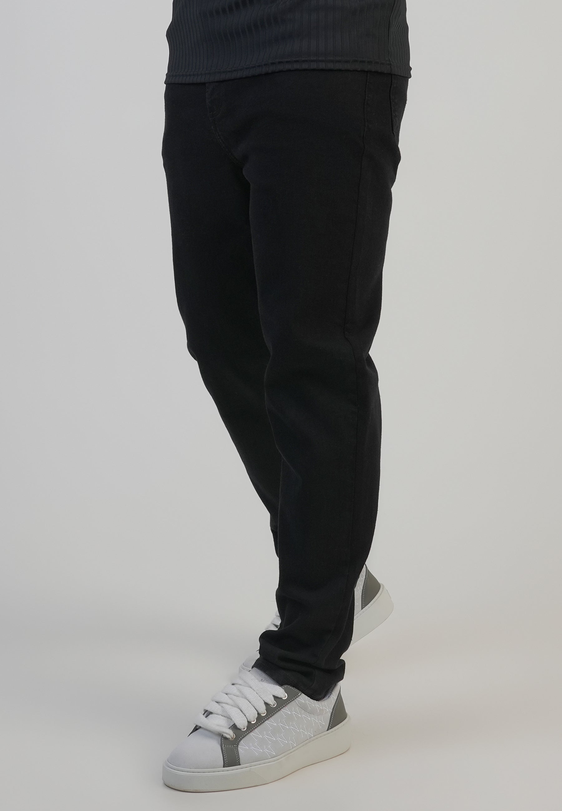 Slim Fit Jeans in Black Jeans SikSilk
