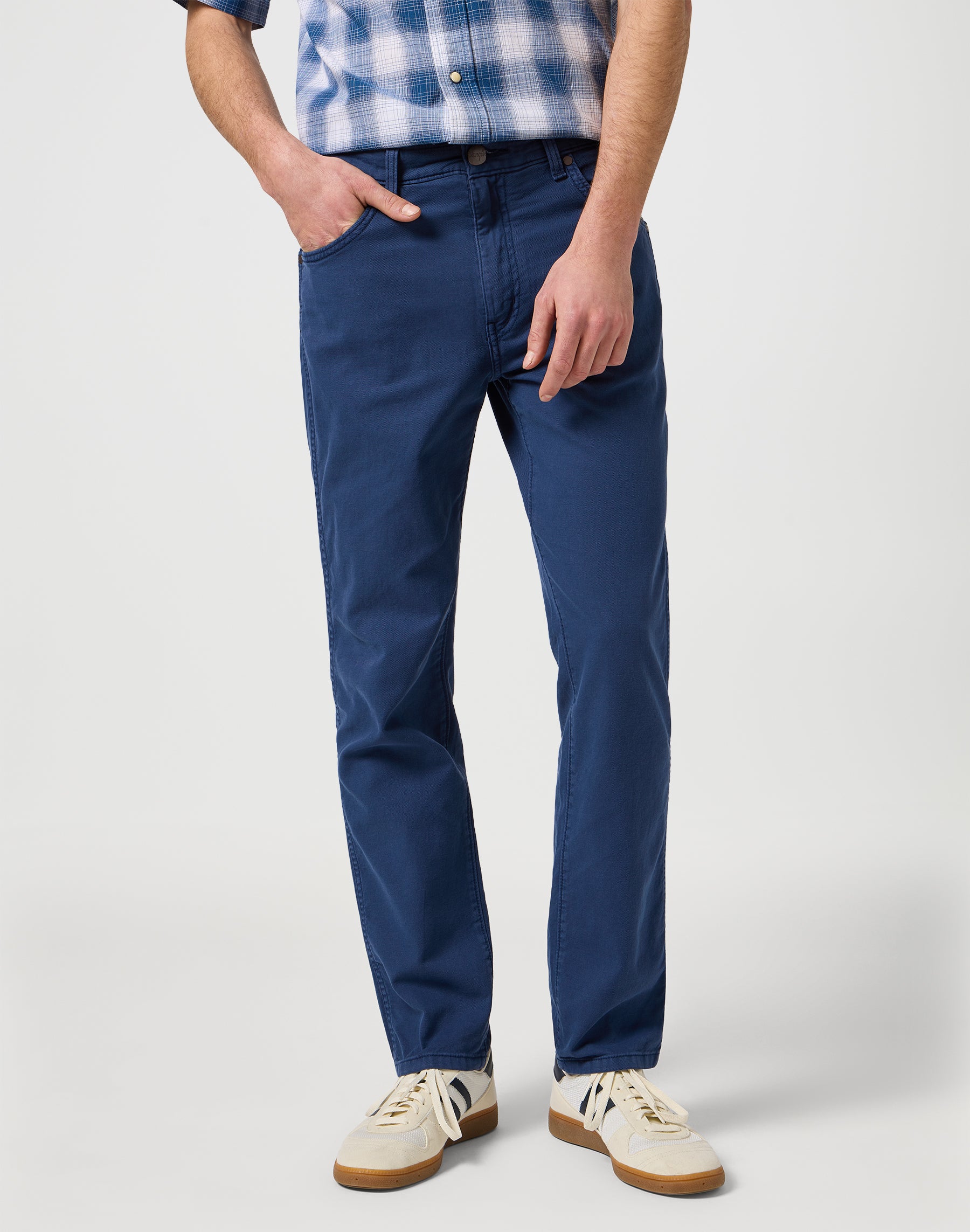 Larston in Navy Hosen Wrangler