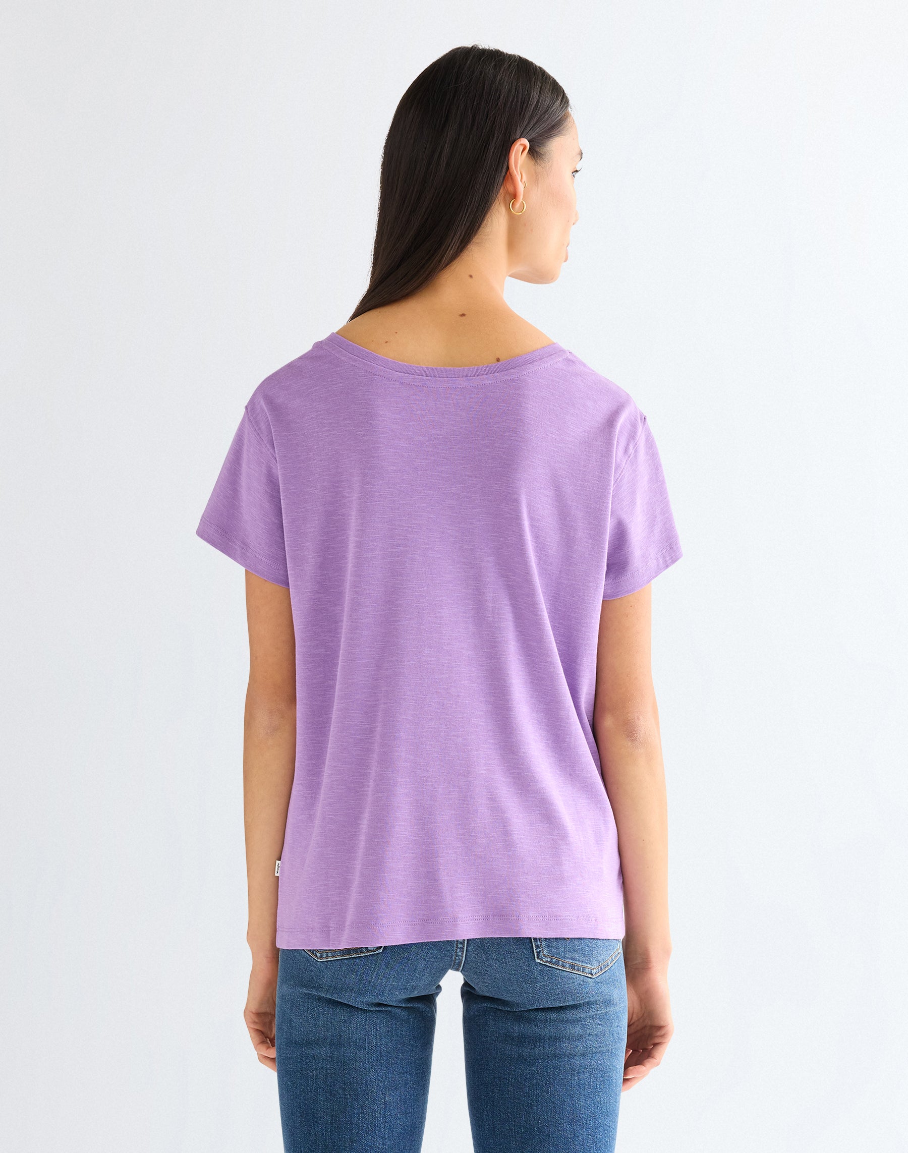 Easy V Neck in Bellflower T-Shirts Wrangler