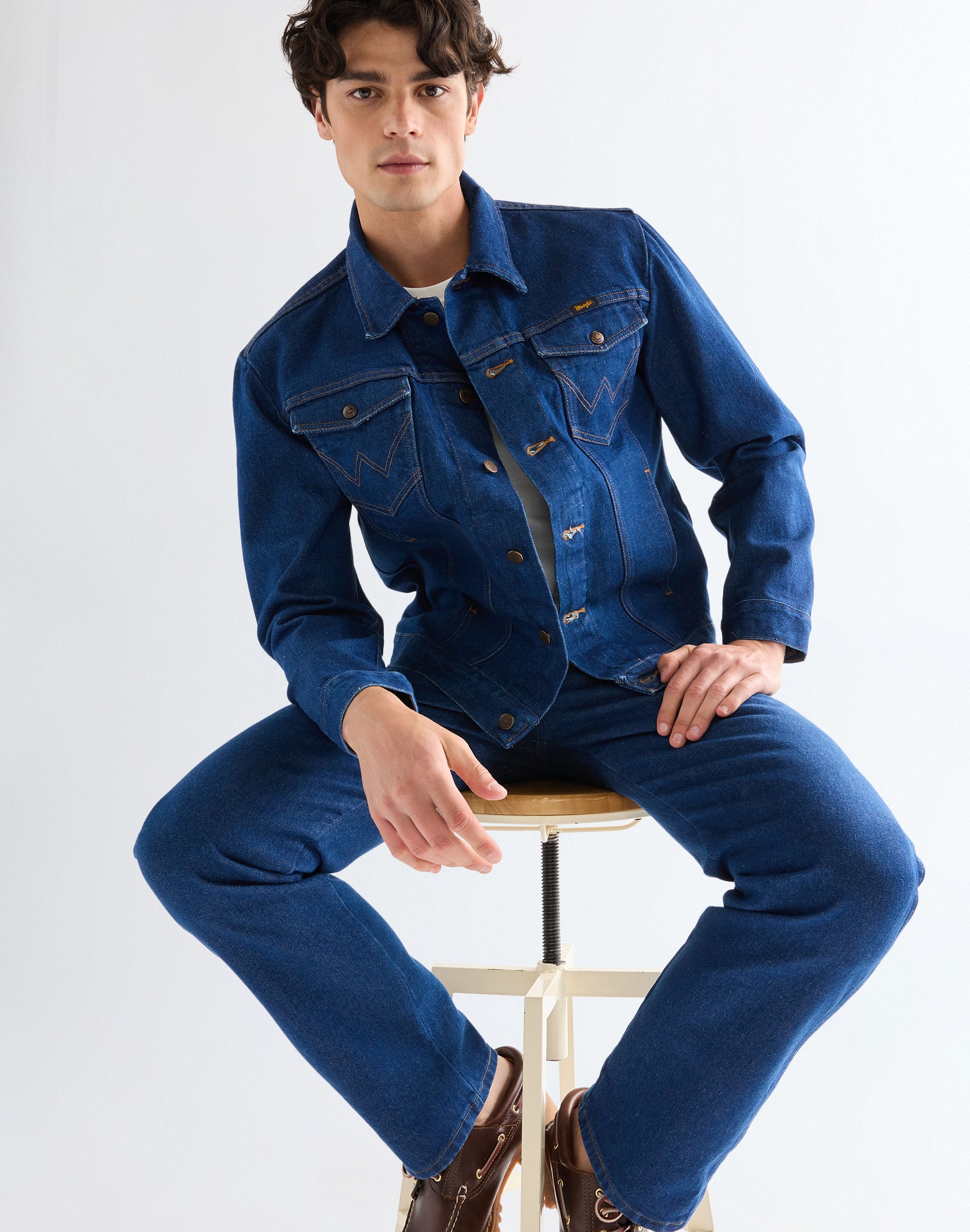Cowboy Cut Jacket in Prewashed Indigo Jacken Wrangler