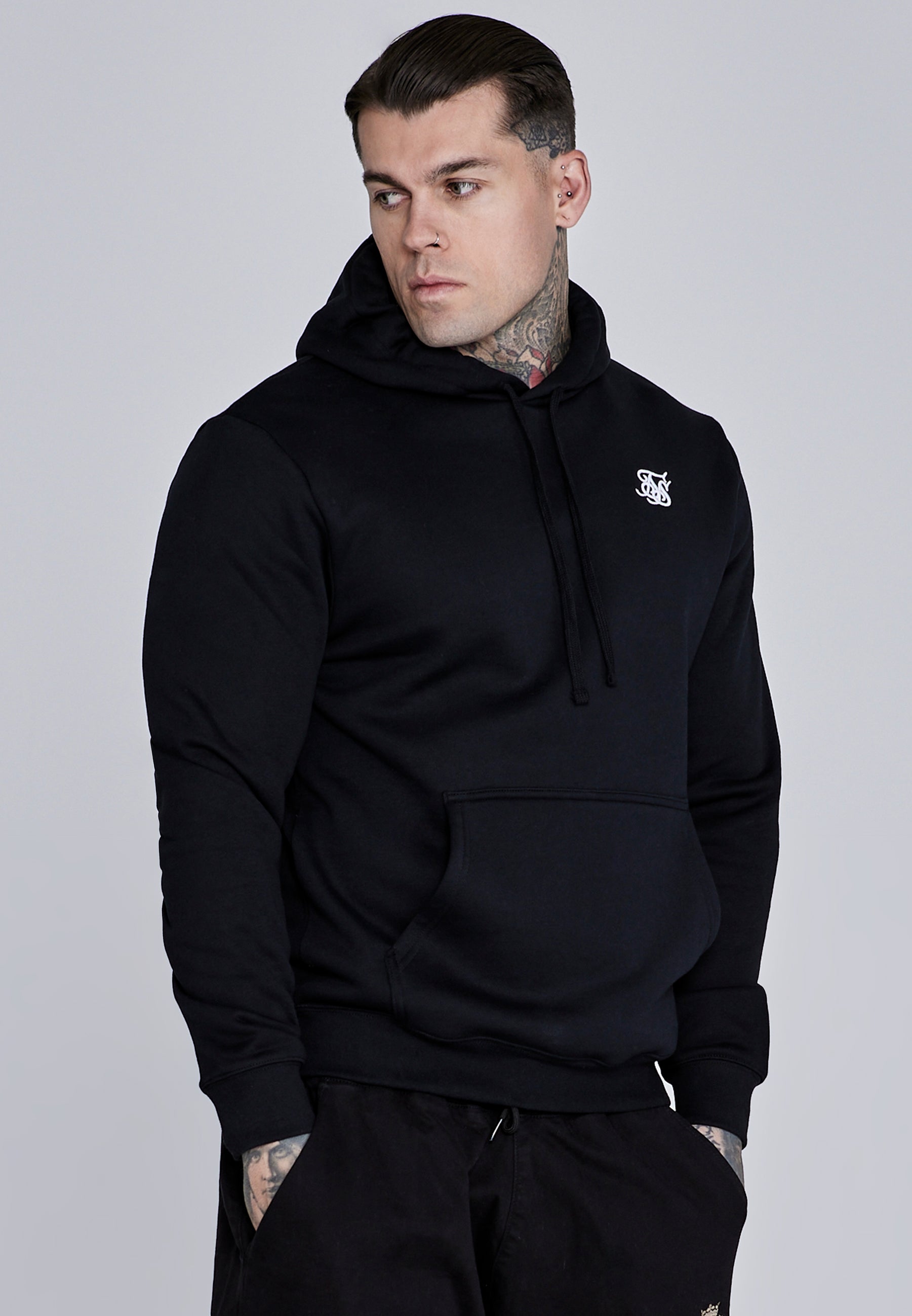 Essentials Hoodie in Black Kapuzenpullover SikSilk