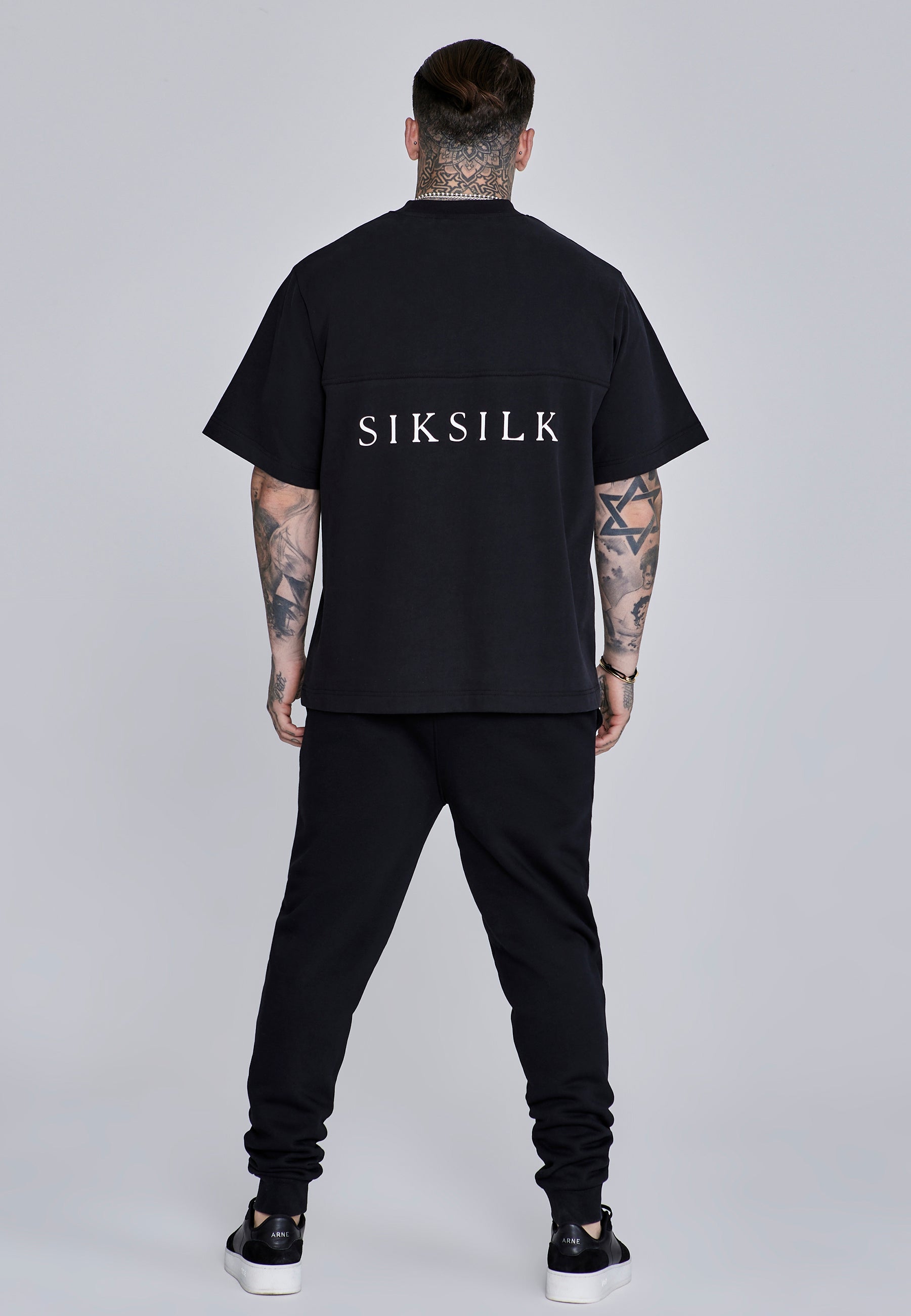 Essentials Joggers in Black Hosen SikSilk