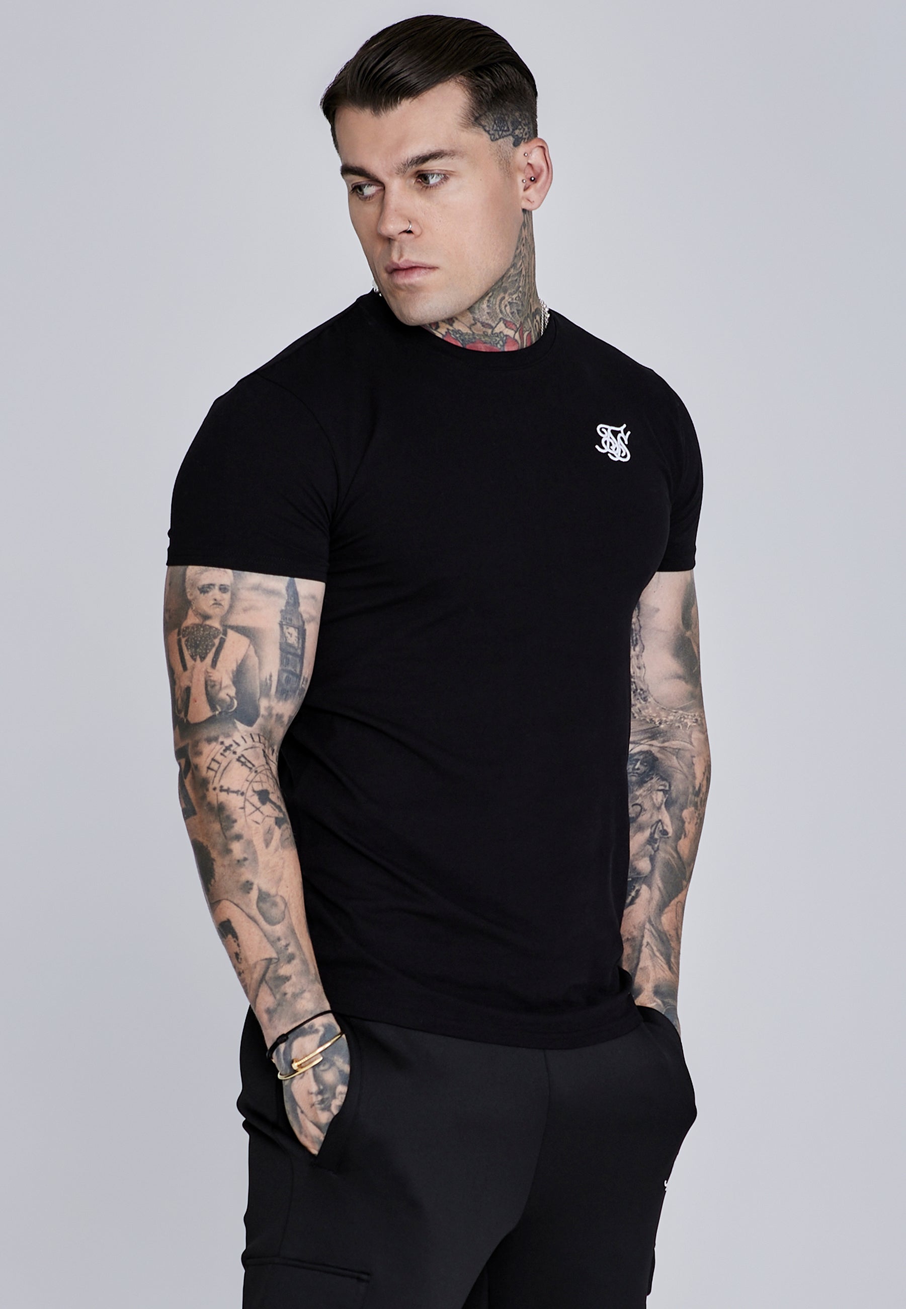 Essentials T-Shirt in Black T-Shirts SikSilk